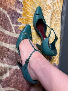 Vintage Marc Jacobs T-Strap Pointed Toe Heels in Dark Green